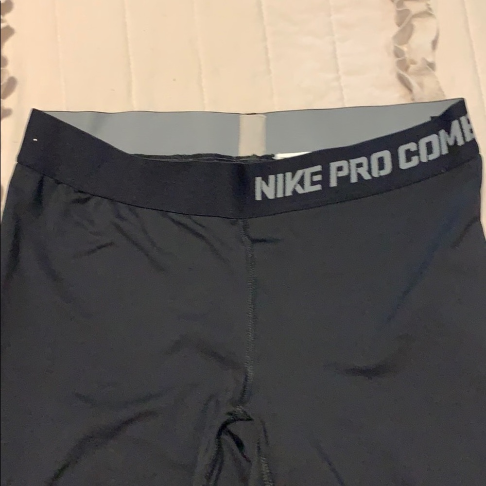 Nike pro cropped pants